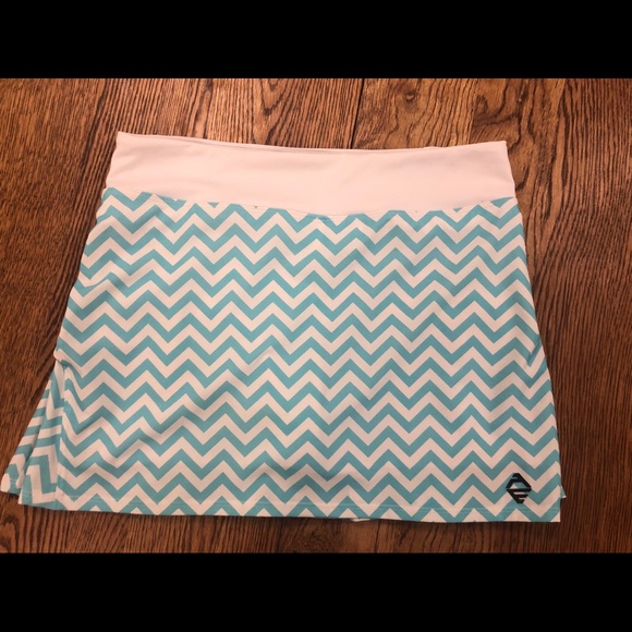 AdEdge Tennis Skirt Blue and White Chevron - Picture 2 of 6
